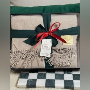 $500 NWT NIDO NTTE Italy Cashmere Blend Blanket Cover Throw 55" x 62"